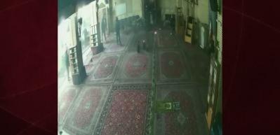 Provokat&ouml;rler İran'da camileri ve Kur'an-ı Kerim'i hedefe aldı