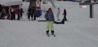 Artvin&rsquo;de kar şenliği renkli g&ouml;r&uuml;nt&uuml;lere sahne oldu