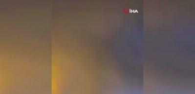 Bursa'da ara&ccedil; alev aldı, esnaf yangın t&uuml;pleriyle koştu