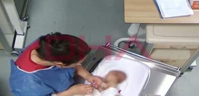 Cani hemşire minik Deniz'i sakat bıraktı! Korkun&ccedil; anlar g&uuml;venlik kamerasına yansıdı