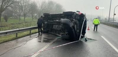 D&uuml;zce&rsquo;de ambulans devrildi: 2 yaralı