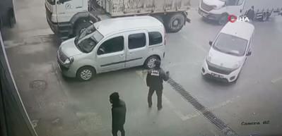 D&uuml;zce'de ara&ccedil; muayene istasyonunda kaza: 3 ara&ccedil; hasar g&ouml;rd&uuml;