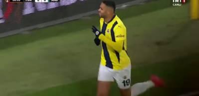 Fenerbah&ccedil;e'de Nesyri'nin Juventus'a transferi son dakikada sekteye uğradı