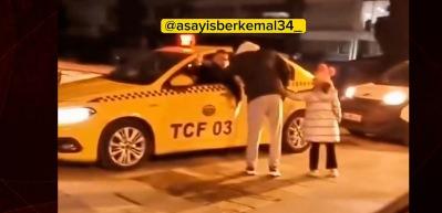 Hadsizliğin zirvesi! Kaldırımdan giden taksici yayaya k&uuml;f&uuml;r edip tehditler savurdu