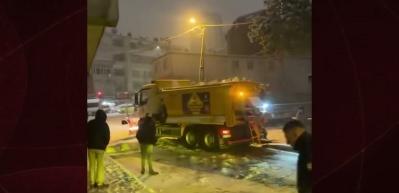 İBB'nin ihmali vatandaşı mağdur etti! Kar k&uuml;reme aracı da bakımsızlıktan bozuldu