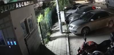 İzmir&rsquo;de takıntılı erkek dehşeti kamerada: Pusu kurup defalarca kurşun yağdırdı