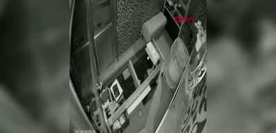 Kağıthane&rsquo;de kuyumcu soygunu kamerada; 40 saniyede 1.5 milyon liralık altın &ccedil;aldılar