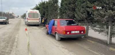 Karab&uuml;k'te park halindeki ara&ccedil;ta sır &ouml;l&uuml;m