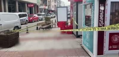 Parkta bı&ccedil;aklanan kişi ağır yaralandı