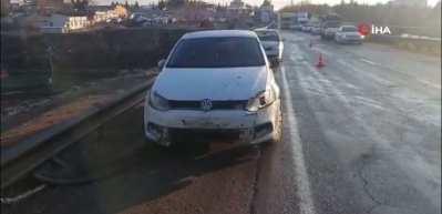 Şanlıurfa'da buzlanma nedeniyle zincirleme kaza: 2 &ouml;l&uuml;