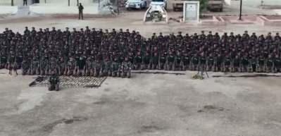 Suriye'de elde edilen askeri zaferin ardından komutanlar omuz omuza ş&uuml;k&uuml;r namazı kıldı