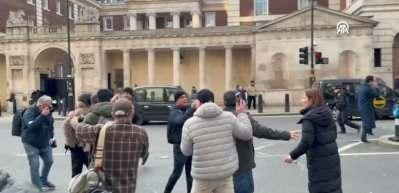 Ter&ouml;r &ouml;rg&uuml;t&uuml; YPG yandaşları Londra'da vatandaşlara saldırdı