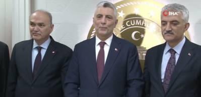 Ticaret Bakanı &Ouml;mer Bolat D&uuml;zce'de esnafa 100 milyon TL'lik finansman m&uuml;jdesi