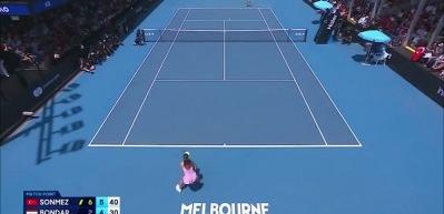 Zeynep S&ouml;nmez'den tarihi başarı! İlk T&uuml;rk sporcu oldu