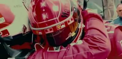 Formula 1 efsanesi Michael Schumacher ayağa kalktı