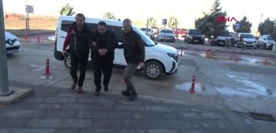 17 yıl hapis cezası bulunan h&uuml;k&uuml;ml&uuml;, tatlıcıda tatlı yerken yakalandı!