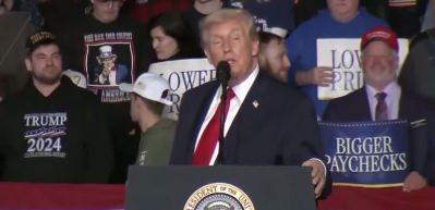 ABD Başkanı Donald Trump'tan a&ccedil;ıklama: İran'a doğru yeni donanma yola &ccedil;ıktı