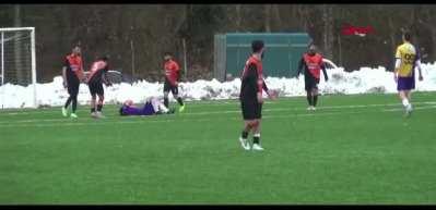 Amat&ouml;r lig ma&ccedil;ında, futbolcunun dili boğazına ka&ccedil;tı