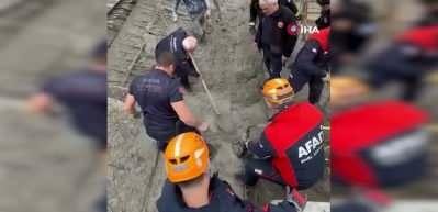 Bursa'da iş&ccedil;iler tonlarca betonun altında kaldı: 1 &ouml;l&uuml;!