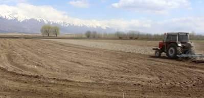 &Ccedil;ift&ccedil;iler kollarını sıvadı: Trakt&ouml;r sayısında ciddi artış!