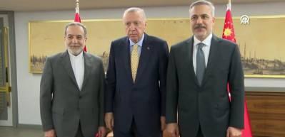 Cumhurbaşkanı Erdoğan, İran Dışişleri Bakanı Erak&ccedil;i'yi kabul etti