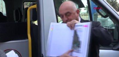 Eşi ile 2 kızını heyelan faciasında kaybeden anne, keşifte g&ouml;zyaşı d&ouml;kt&uuml;: Hayatımı mahvettiler