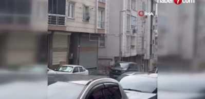 Eve kitlenen gen&ccedil; kadın kendini camdan attı; O anlar kamerada