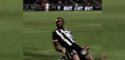 Fenerbah&ccedil;e 19 yaşındaki forveti T&uuml;rkiye'ye getirecek: Anlaşma sağlandı