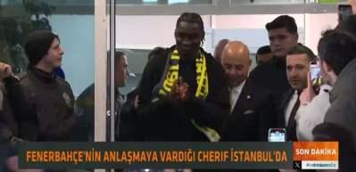 Fenerbah&ccedil;e'nin yeni forveti İstanbul'a geldi
