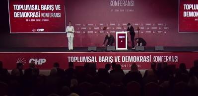 İmamoğlu i&ccedil;in mahkemeden yayın isteyen CHP 'DEM'li konferansı medyaya kapattı