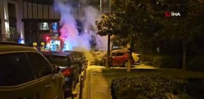 İstanbul'da 4 otomobil k&uuml;le d&ouml;nd&uuml;! Patlamalar yaşandı