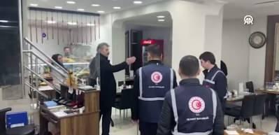 Ticaret Bakanlığı a&ccedil;ıkladı: Restoran ve kafelerde ek &uuml;cret d&ouml;nemine son!