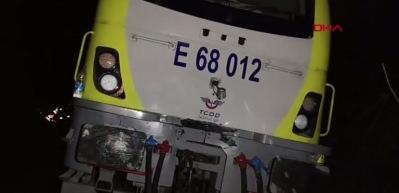 Balıkesir'de toprak kaydı, yolcu treni raydan &ccedil;ıktı