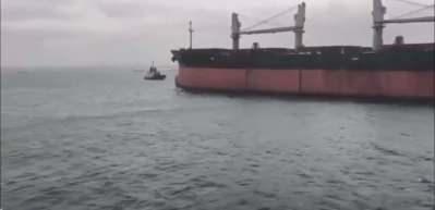 &Uuml;sk&uuml;dar a&ccedil;ıklarında arızalanan d&ouml;kme y&uuml;k gemisine m&uuml;dahale edildi