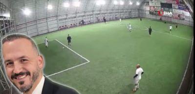 Ordu'da &ouml;ğretmenin halı saha ma&ccedil;ında kahreden &ouml;l&uuml;m&uuml; kamerada