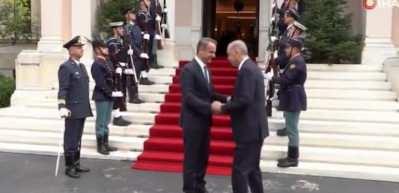 Yunanistan Başbakanı Mi&ccedil;otakis "T&uuml;rkiye ile en b&uuml;y&uuml;k sorunumuz" s&ouml;zleri g&uuml;ndem oldu