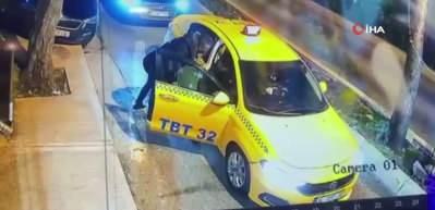 Alkoll&uuml; s&uuml;r&uuml;c&uuml;ler istediklerini yapmadıkları taksici esnafına saldırdı