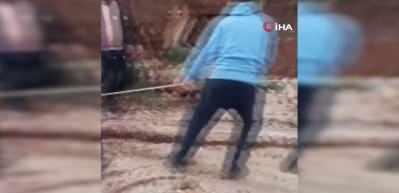 Antalya'da faciadan d&ouml;n&uuml;ld&uuml;: Finlandiyalı s&uuml;r&uuml;c&uuml; benzinliğe daldı