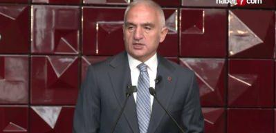 Bakan Ersoy: Cumhuriyet tarihinde bir ilk! T&uuml;rkiye zirveyi g&ouml;rd&uuml;...