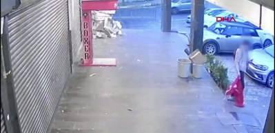 Beylikd&uuml;z&uuml;'nde iş yerinin &ouml;n&uuml;ndeki T&uuml;rk bayrağını indiren ş&uuml;pheli yakalandı