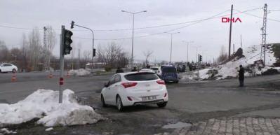 Bing&ouml;l'de otomobiller &ccedil;arpıştı: 2 &ouml;l&uuml;, 4 yaralı