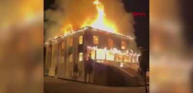 Bolu'da cami alev alev yandı!