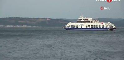 &Ccedil;anakkale'de feribot seferlerine fırtına engeli