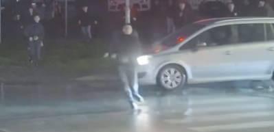 Trabzonspor takım otob&uuml;s&uuml;ne taşlı saldırı