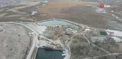 D&uuml;nyada nadir g&ouml;r&uuml;len doğal oluşum: 5 ayrı su aynı noktadan &ccedil;ıkıyor