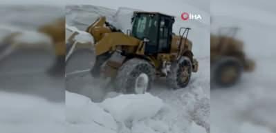Erzurum'da kar kalınlığı 5 metreyi buldu!
