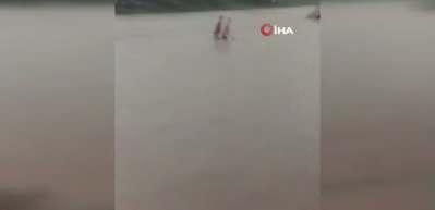 İzmir'de dere sularına kapılan 8 yaşındaki Berivan'ın cansız bedenine ulaşıldı