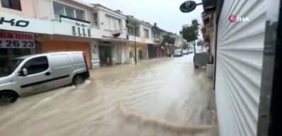 İzmir'de yağışlar sokakları g&ouml;le d&ouml;nd&uuml;rd&uuml; r&ouml;garlar yine taştı