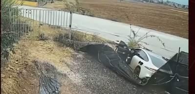 Kaza sonrası &Ccedil;inli otomobil devi gizli kapı kollarına yasak getirdi