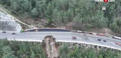 Kumluca-Kemer kara yolunda g&ouml;&ccedil;&uuml;k ve heyelan! Ulaşım kısmen kapatıldı